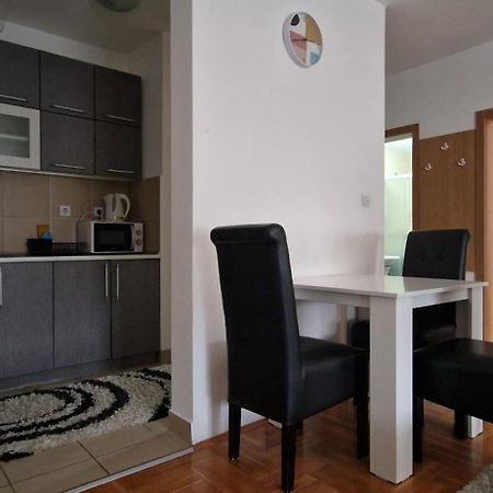 Ferienwohnung Centar S Ni Exterior foto