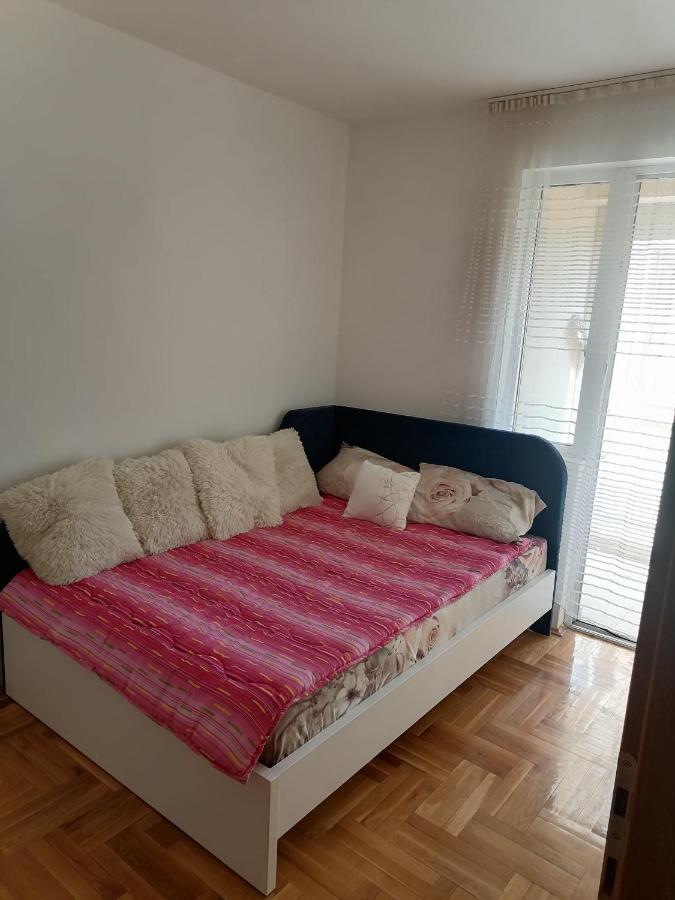 Ferienwohnung Centar S Ni Exterior foto