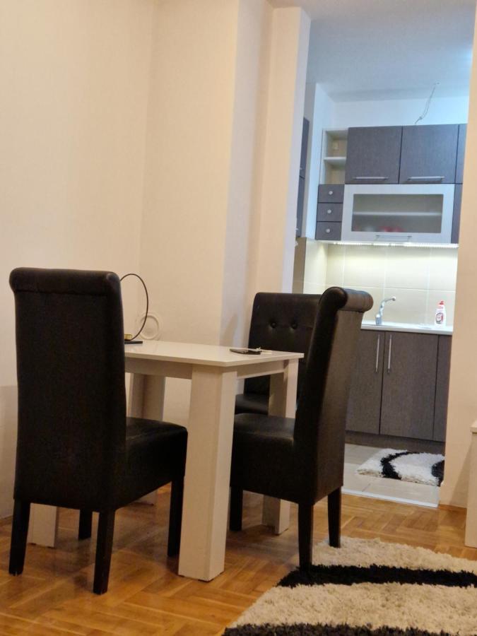 Ferienwohnung Centar S Ni Exterior foto